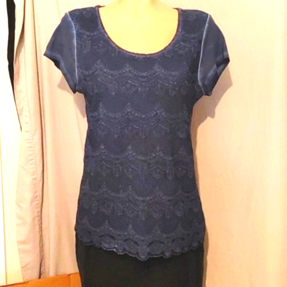 Chico's embossed lace front tee